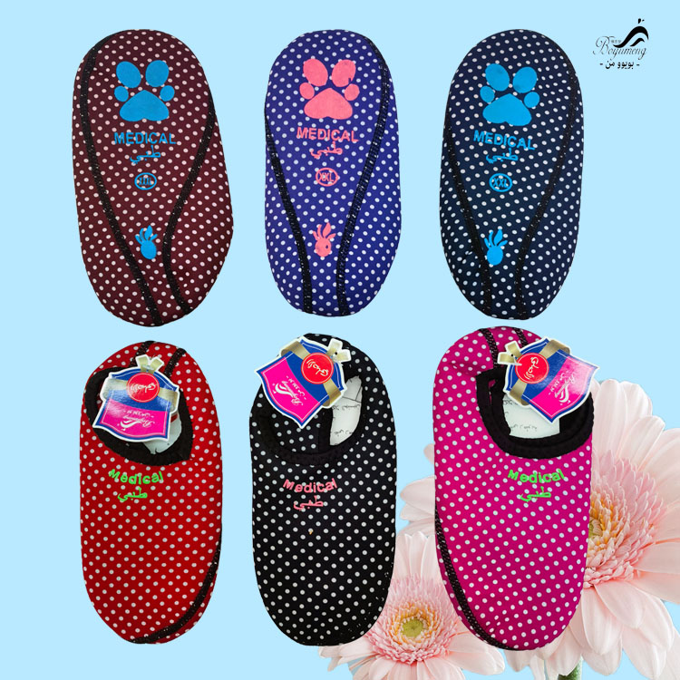 Polka-dot floor socks